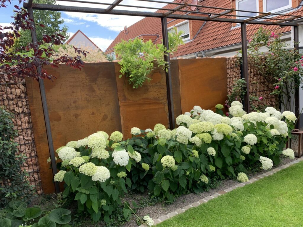 Garten mit Wasserbecken (10) Web