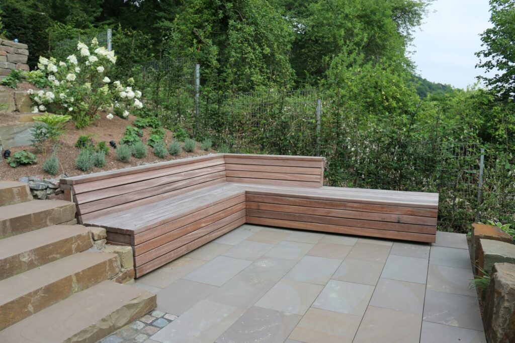 Hanggarten mit Pool (10) Web