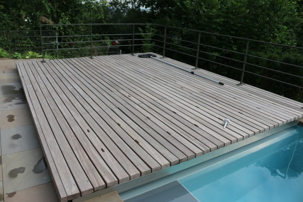 Hanggarten mit Pool (6) Web